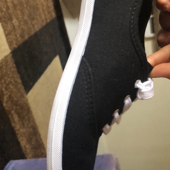 Shoes - Picture 5 of 5